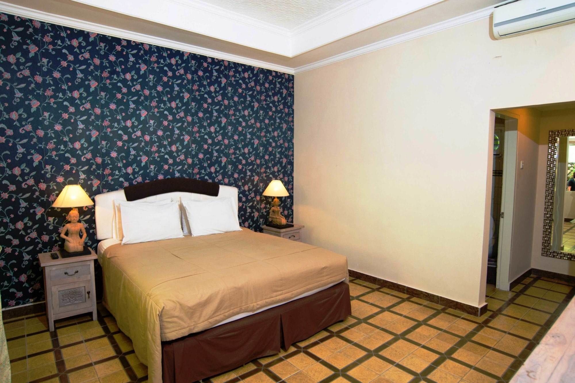 Sendok Hotel Mangsit Εξωτερικό φωτογραφία